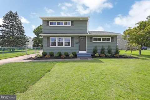 340 COLLINS LANE