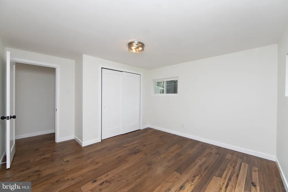340 COLLINS LANE Maple Shade, NJ 08052