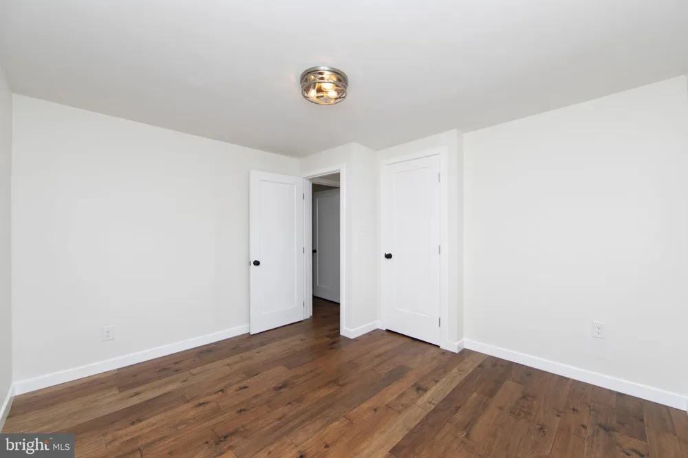 340 COLLINS LANE Maple Shade, NJ 08052