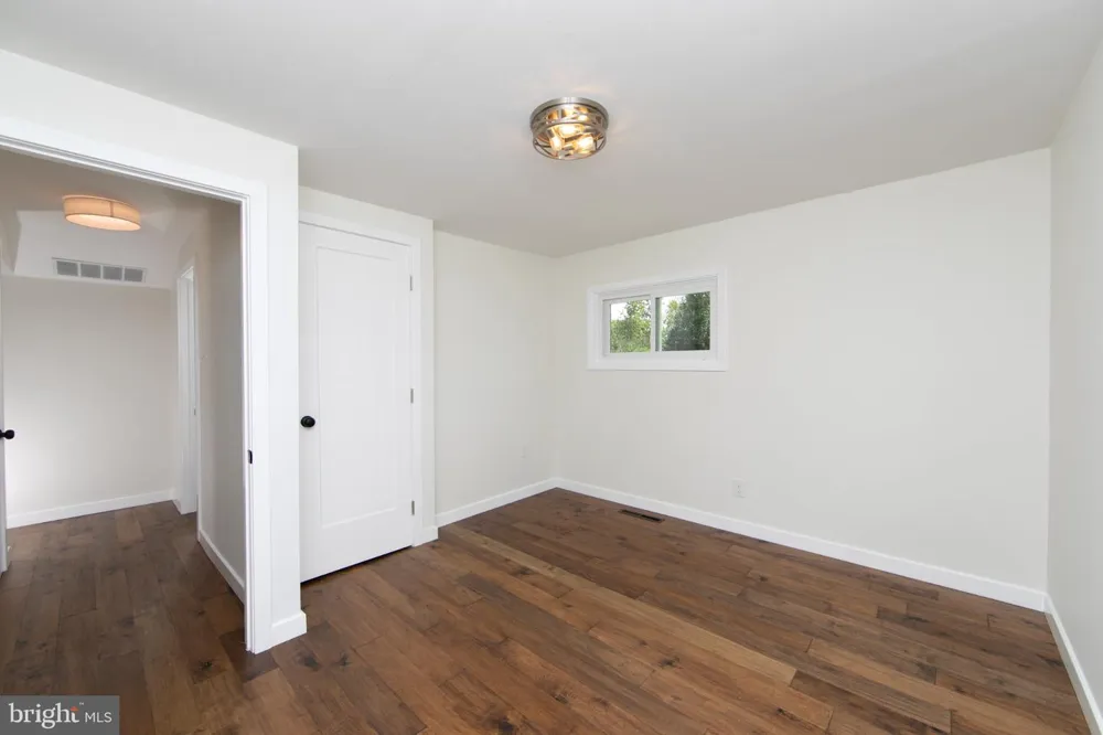340 COLLINS LANE Maple Shade, NJ 08052