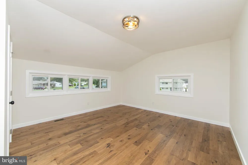 340 COLLINS LANE Maple Shade, NJ 08052