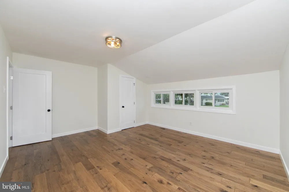 340 COLLINS LANE Maple Shade, NJ 08052