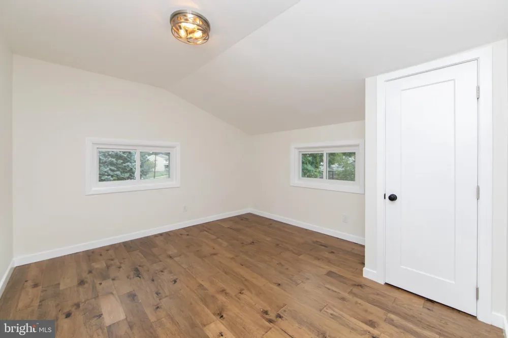 340 COLLINS LANE Maple Shade, NJ 08052