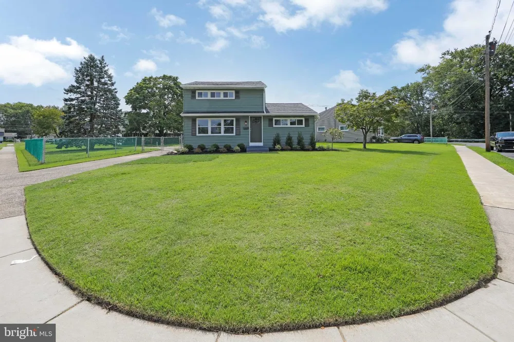 340 COLLINS LANE Maple Shade, NJ 08052