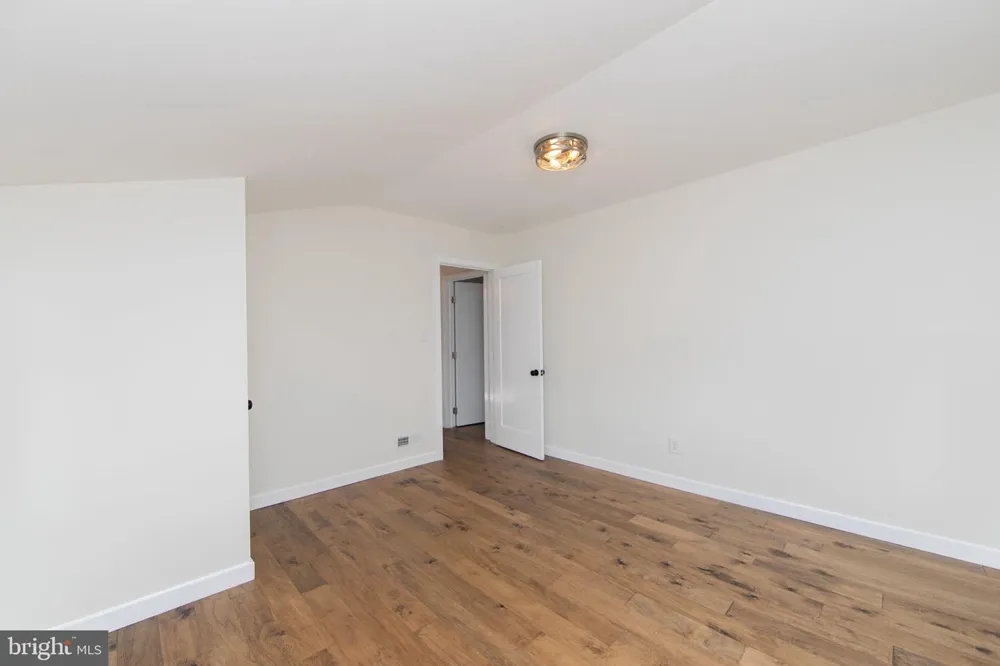 340 COLLINS LANE Maple Shade, NJ 08052