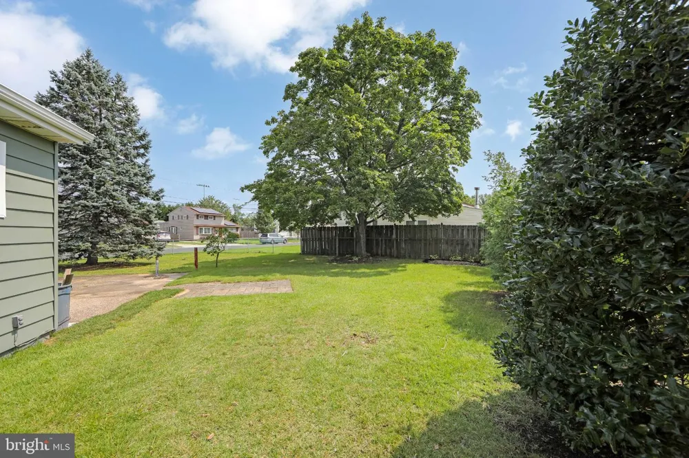 340 COLLINS LANE Maple Shade, NJ 08052