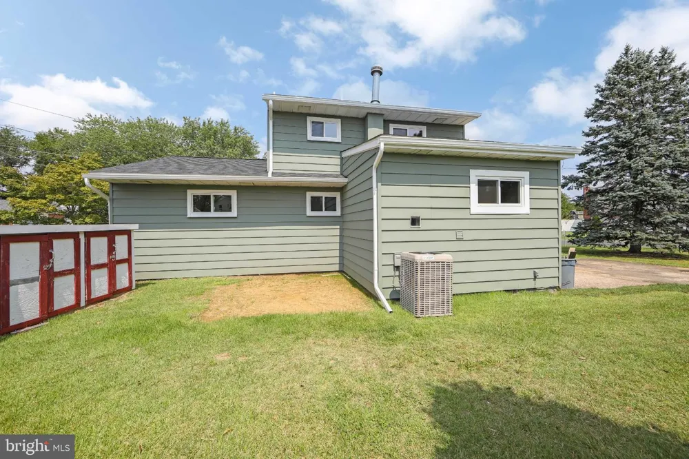 340 COLLINS LANE Maple Shade, NJ 08052
