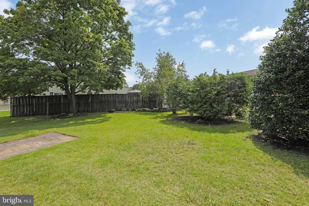 340 COLLINS LANE Maple Shade, NJ 08052