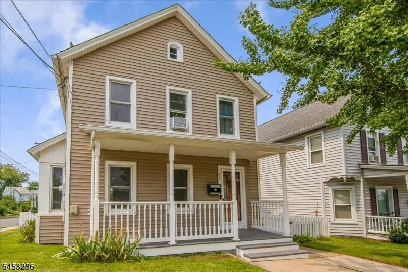 27 Moran St Newton Town, NJ 07860
