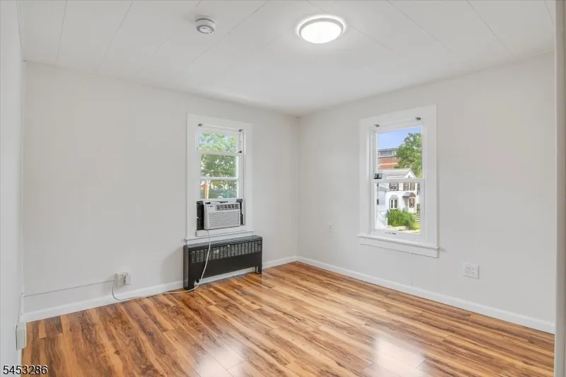 27 Moran St Newton Town, NJ 07860