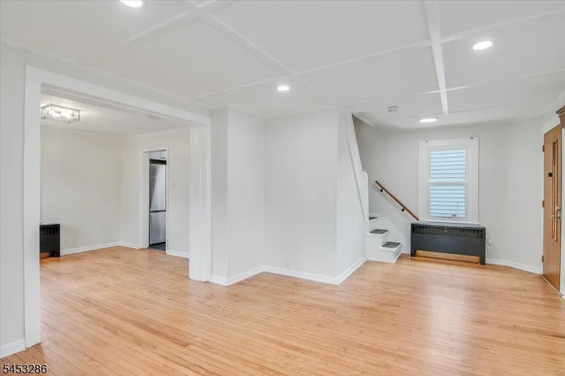 27 Moran St Newton Town, NJ 07860