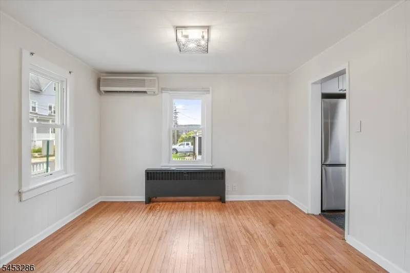 27 Moran St Newton Town, NJ 07860