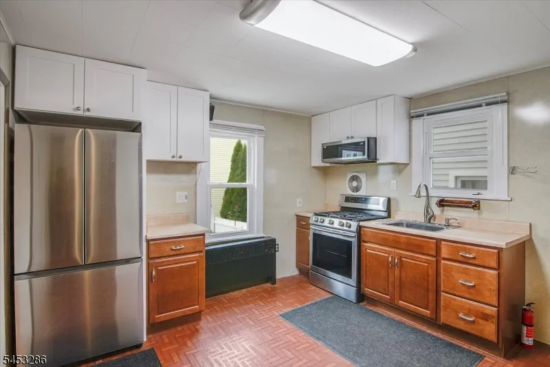 27 Moran St Newton Town, NJ 07860