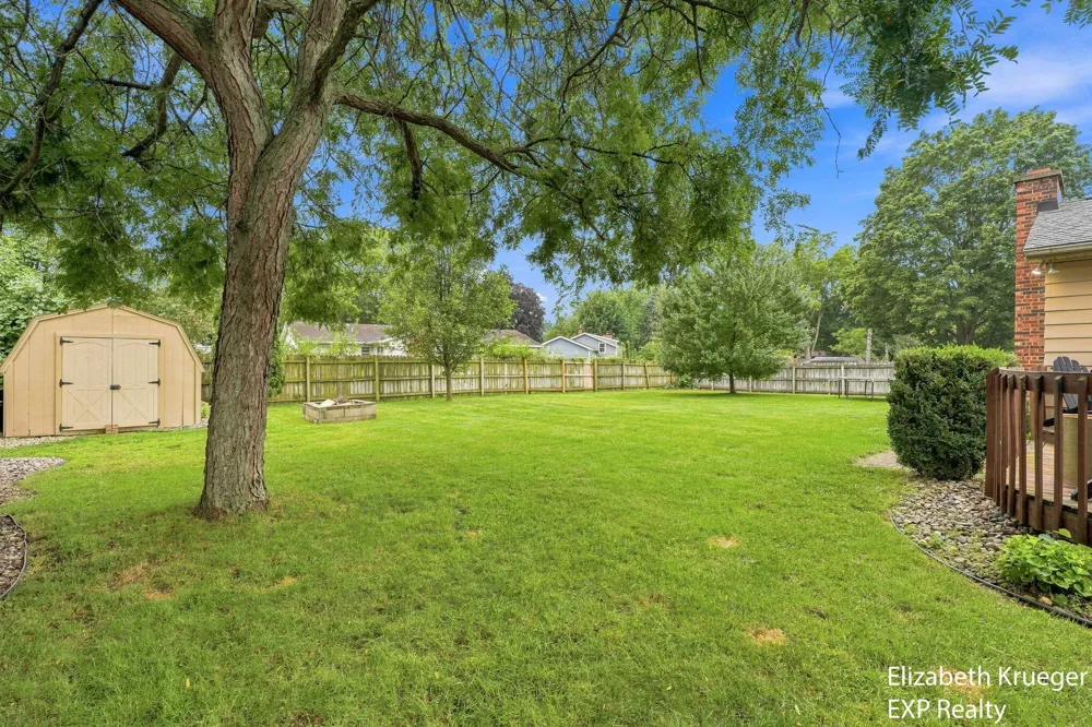 1502 Ridgewood Drive Jenison, MI 49428