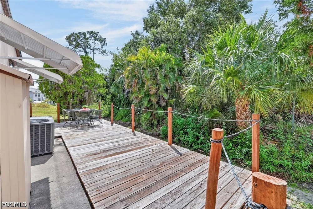 Shrub Lane S North Fort Myers, FL 33917