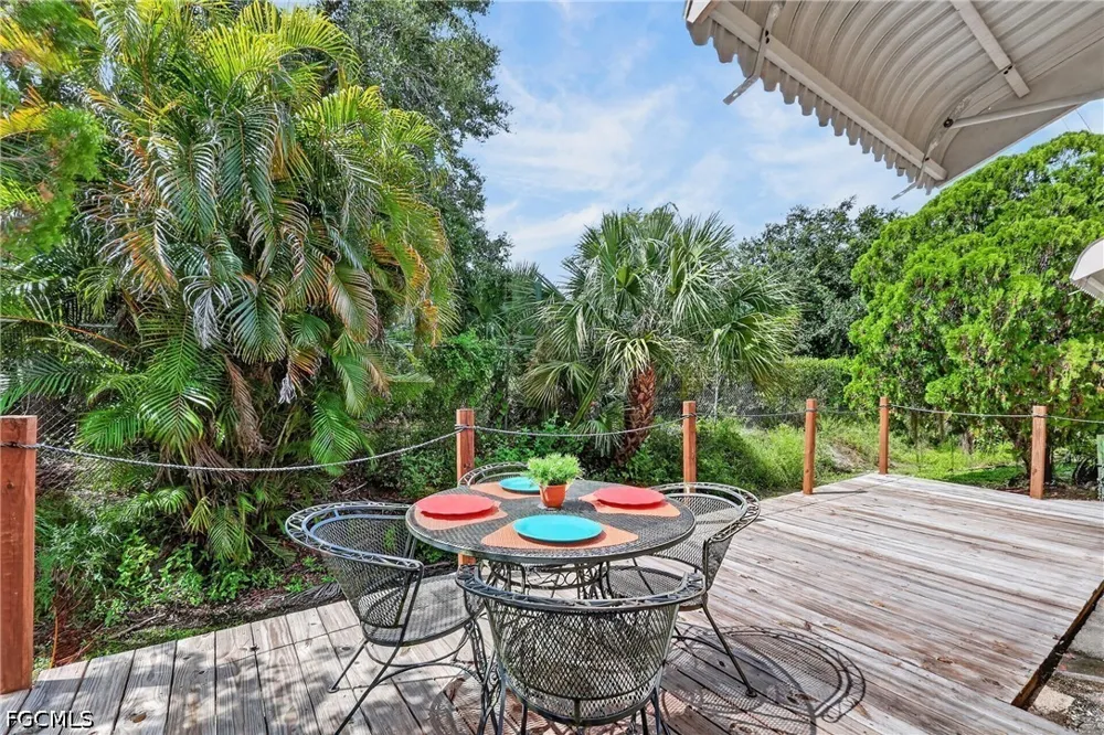 Shrub Lane S North Fort Myers, FL 33917