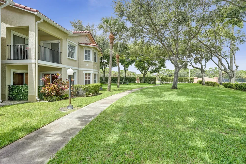 110 BELMONT LANE #110 North Lauderdale, FL 33068