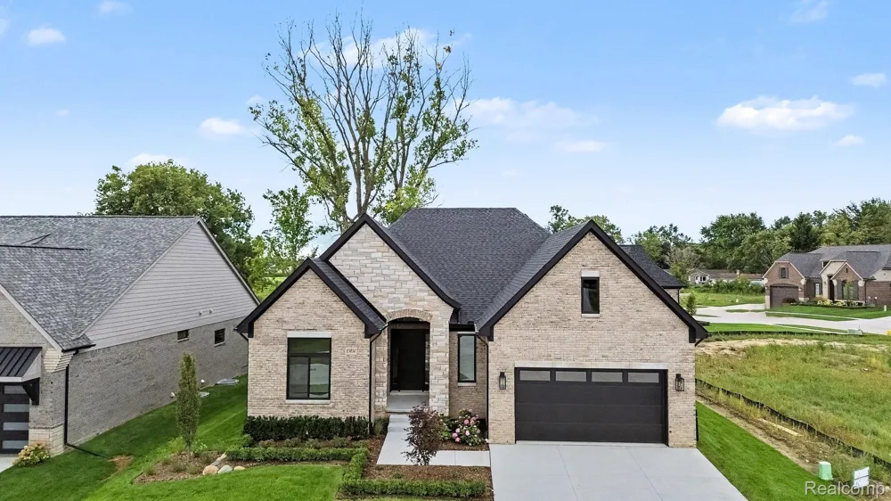 13834 Quail View Dr Washington Township, MI 48094
