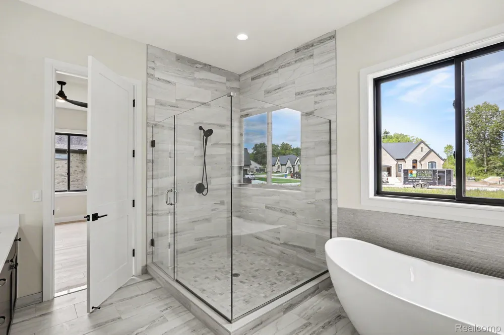 13834 Quail View Dr Washington Township, MI 48094