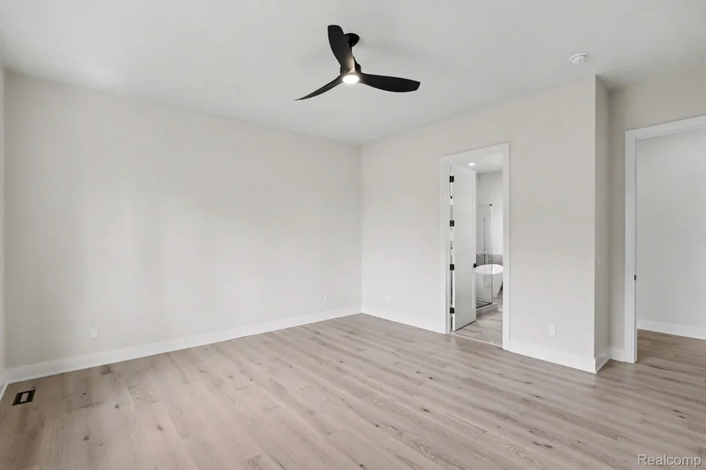 13834 Quail View Dr Washington Township, MI 48094