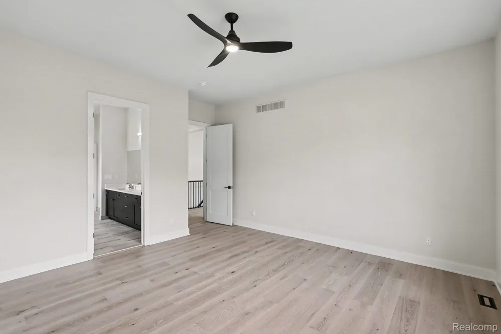 13834 Quail View Dr Washington Township, MI 48094
