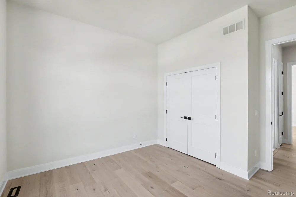 13834 Quail View Dr Washington Township, MI 48094