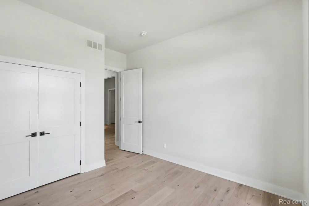 13834 Quail View Dr Washington Township, MI 48094
