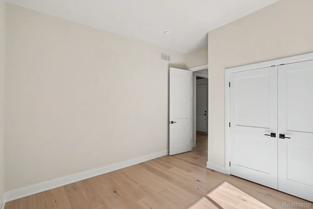 13834 Quail View Dr Washington Township, MI 48094
