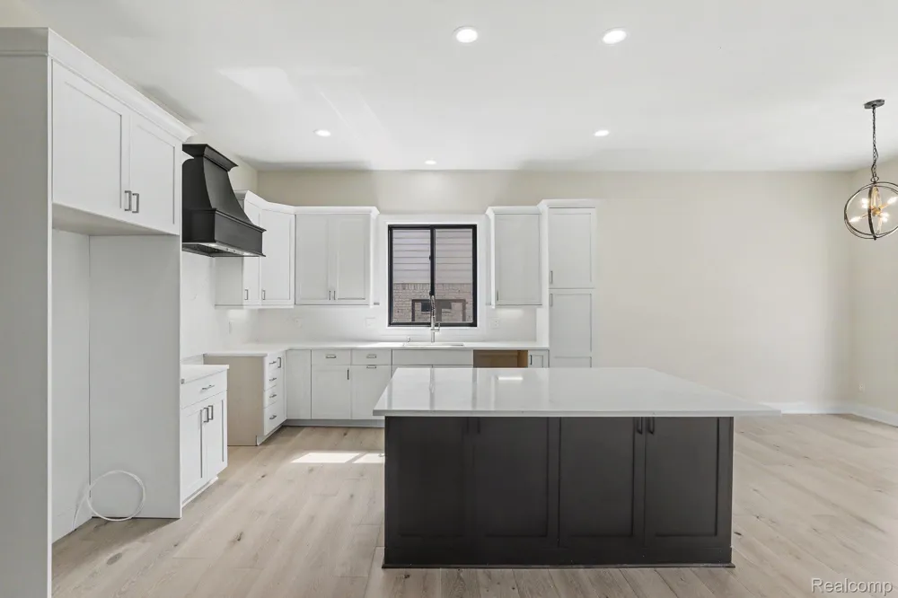13834 Quail View Dr Washington Township, MI 48094