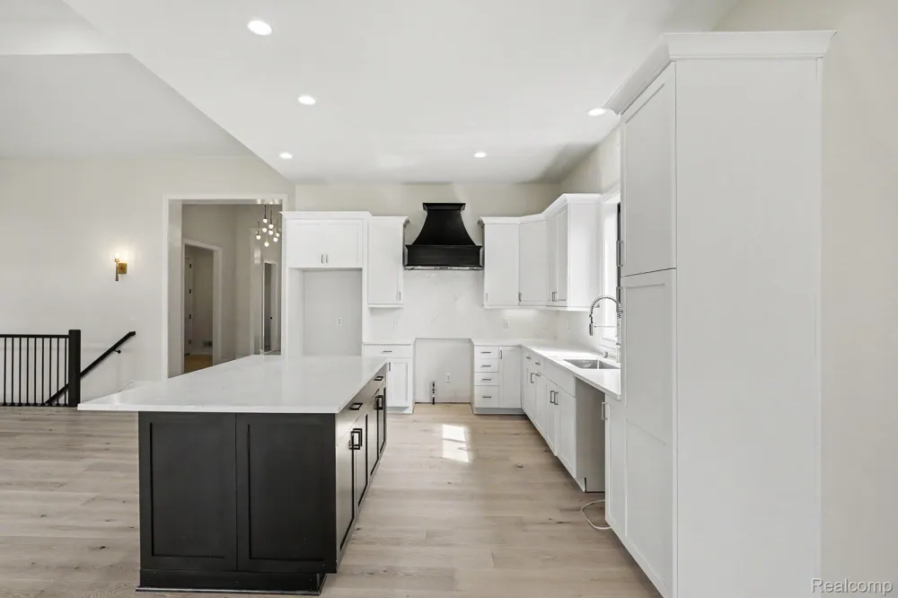 13834 Quail View Dr Washington Township, MI 48094