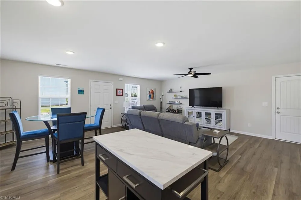 2334 Piccadilly Pines Court Winston-Salem, NC 27127