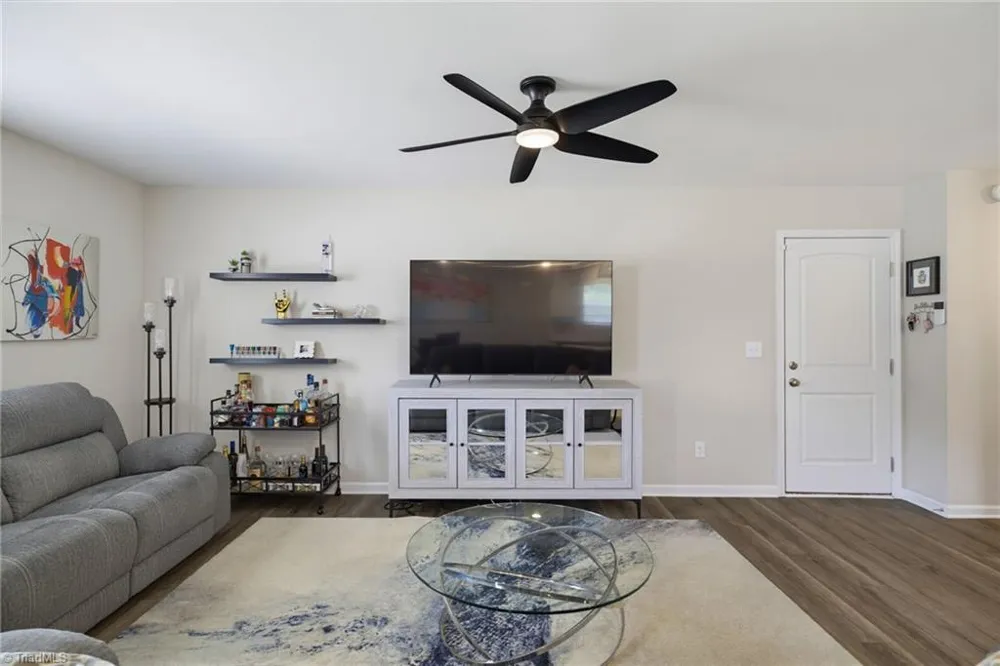 2334 Piccadilly Pines Court Winston-Salem, NC 27127