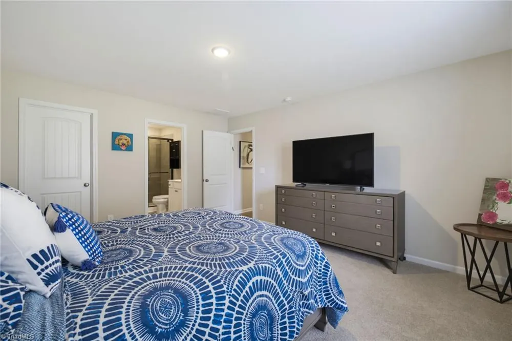 2334 Piccadilly Pines Court Winston-Salem, NC 27127