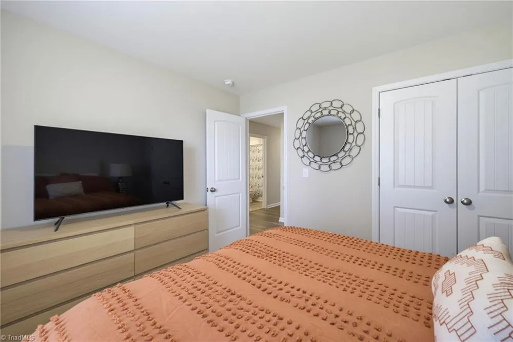 2334 Piccadilly Pines Court Winston-Salem, NC 27127
