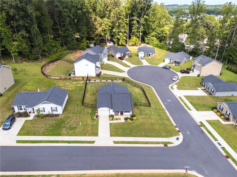 2334 Piccadilly Pines Court Winston-Salem, NC 27127