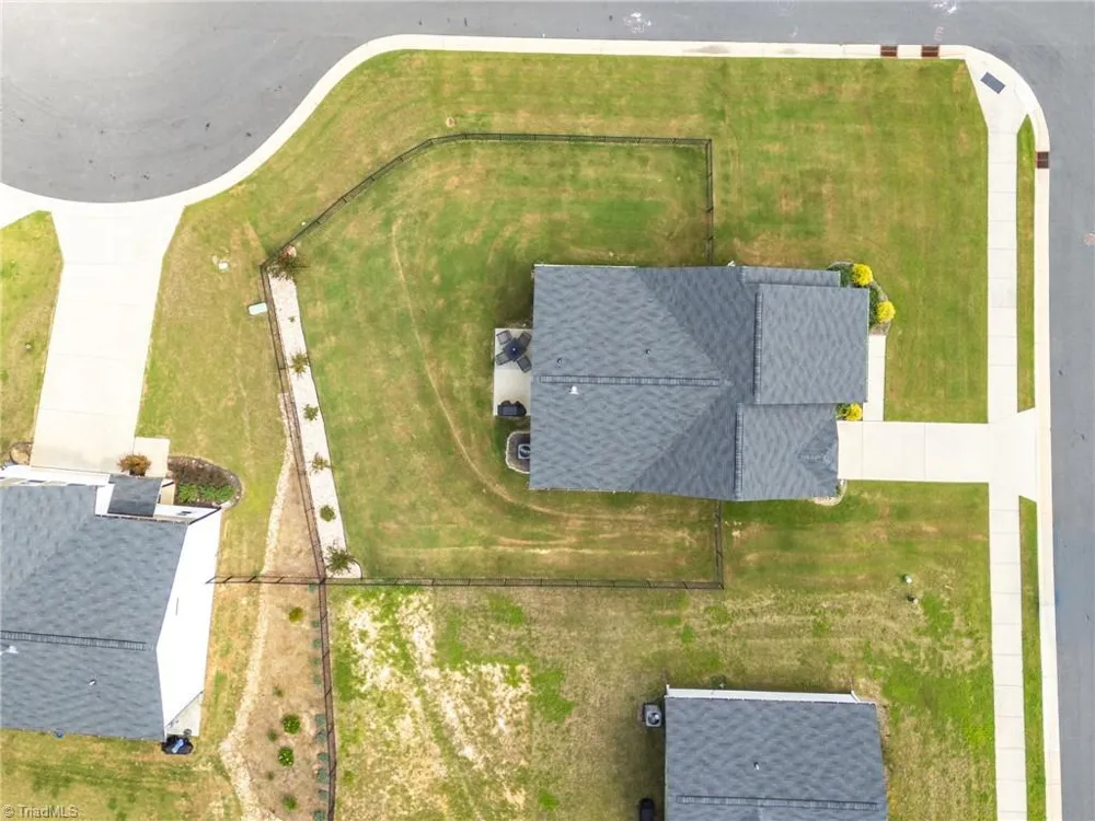 2334 Piccadilly Pines Court Winston-Salem, NC 27127