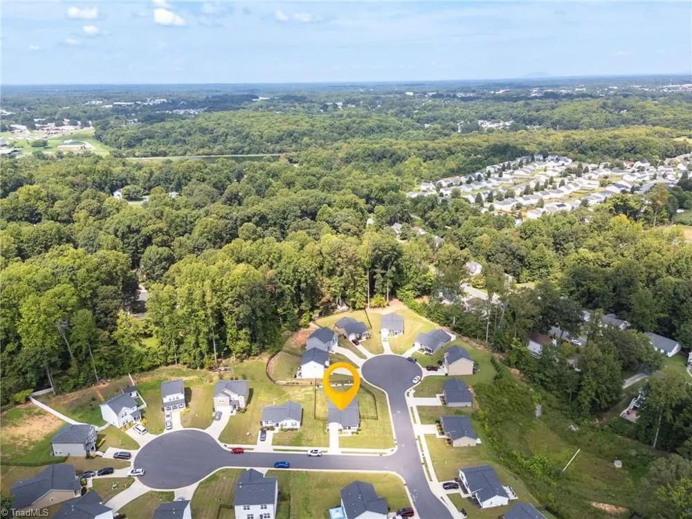 2334 Piccadilly Pines Court Winston-Salem, NC 27127
