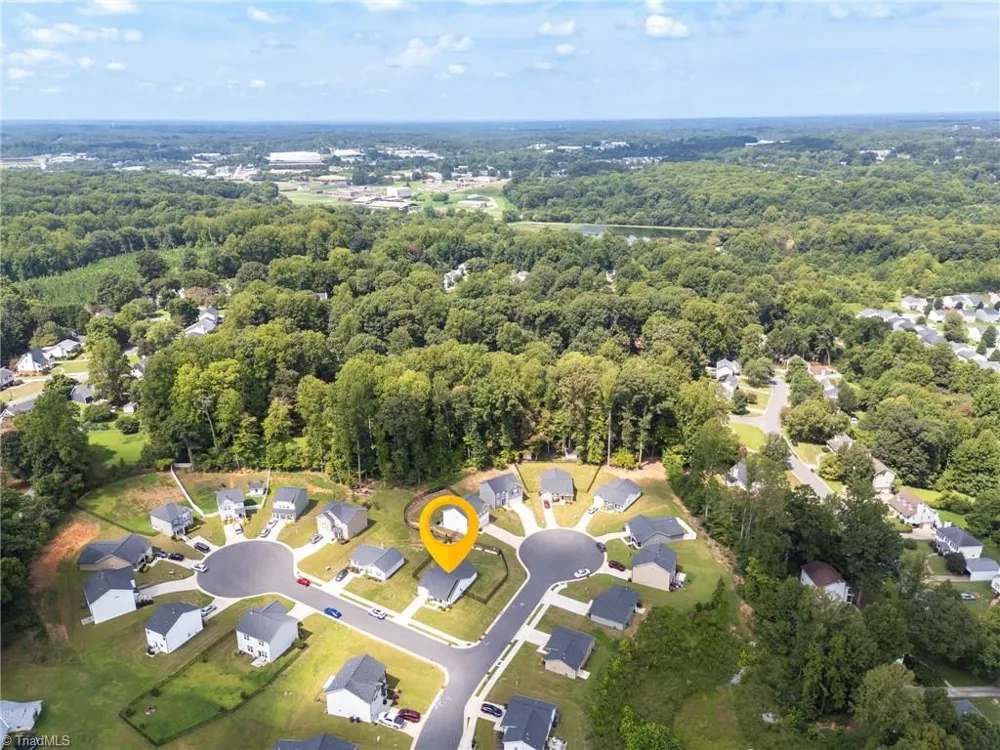 2334 Piccadilly Pines Court Winston-Salem, NC 27127