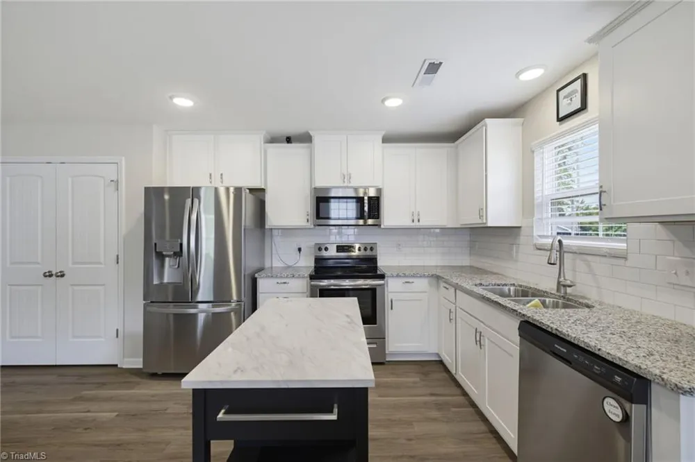 2334 Piccadilly Pines Court Winston-Salem, NC 27127