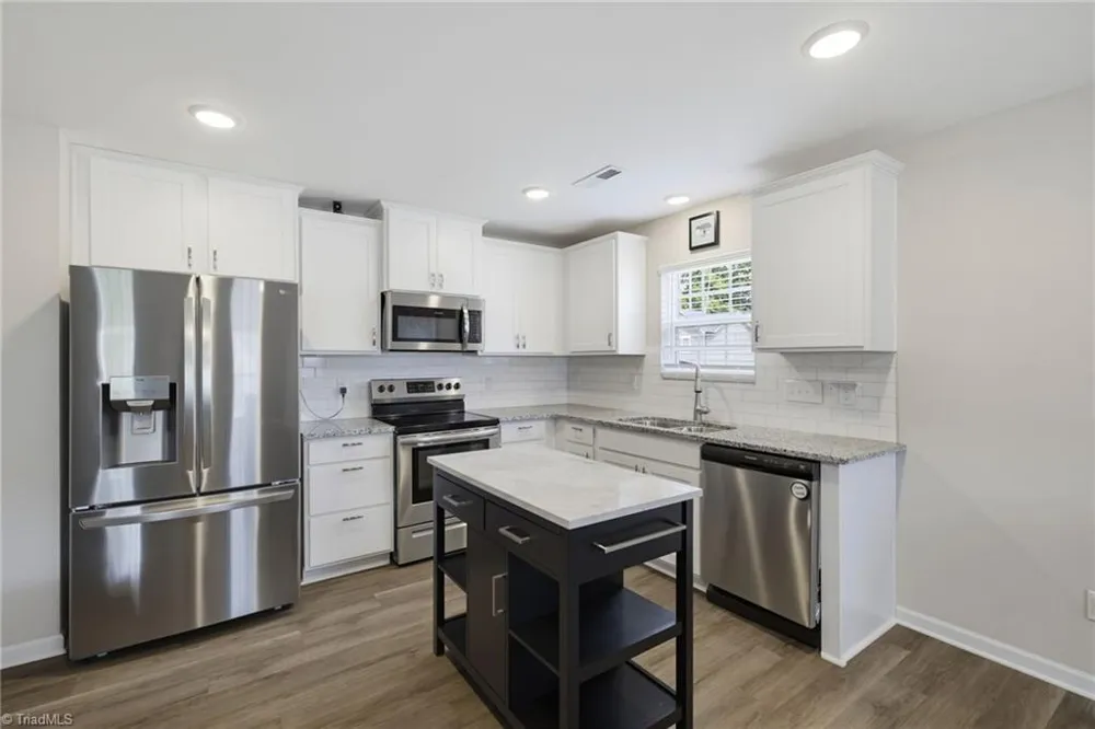 2334 Piccadilly Pines Court Winston-Salem, NC 27127