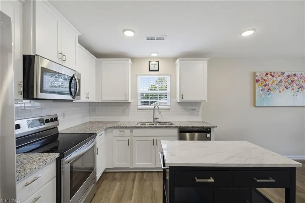 2334 Piccadilly Pines Court Winston-Salem, NC 27127