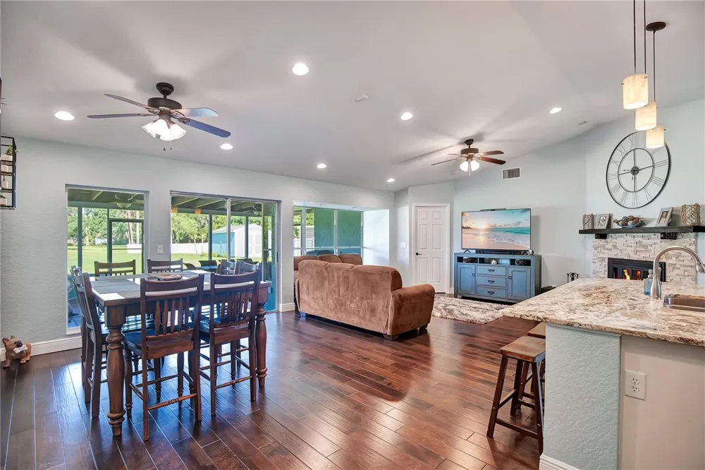 4520 BRIDGEWATER DRIVE Orlando, FL 32817