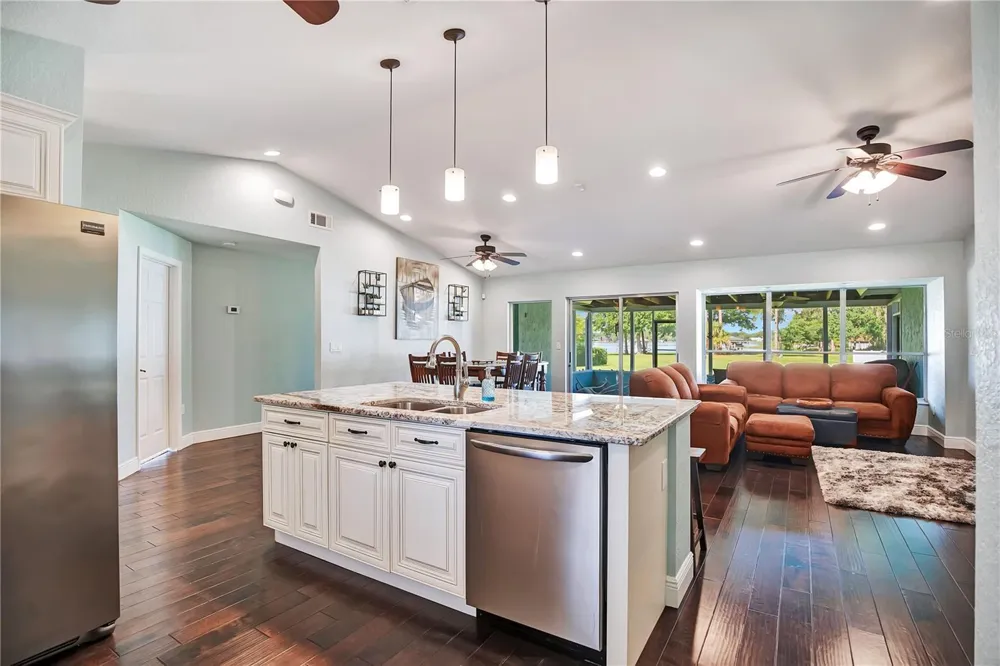 4520 BRIDGEWATER DRIVE Orlando, FL 32817