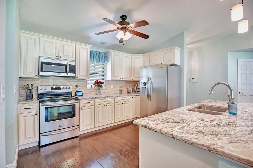 4520 BRIDGEWATER DRIVE Orlando, FL 32817