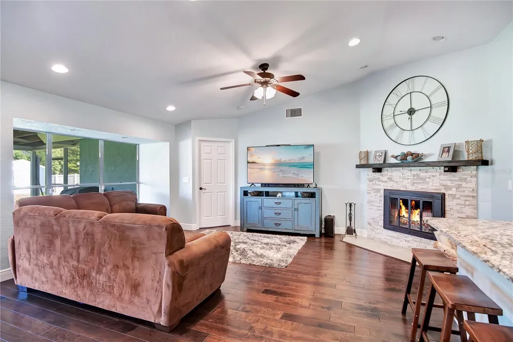 4520 BRIDGEWATER DRIVE Orlando, FL 32817