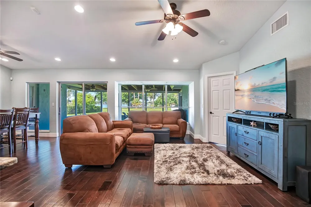 4520 BRIDGEWATER DRIVE Orlando, FL 32817
