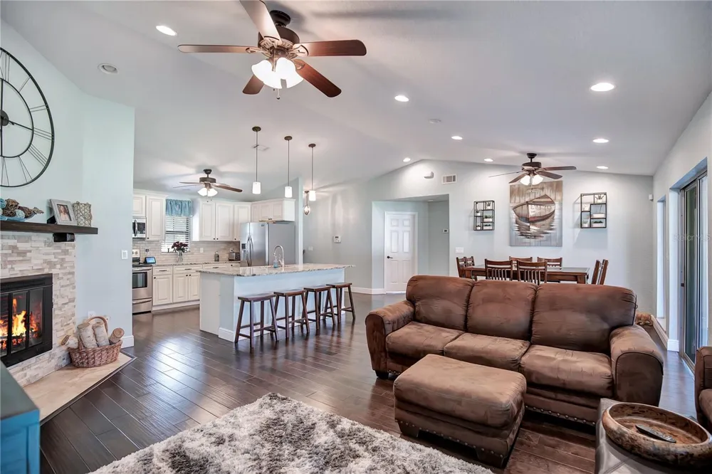4520 BRIDGEWATER DRIVE Orlando, FL 32817
