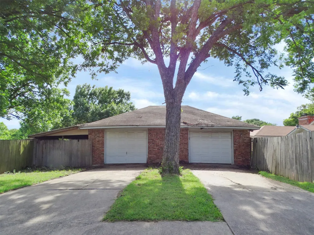1302 Plateau Drive Duncanville, TX 75116