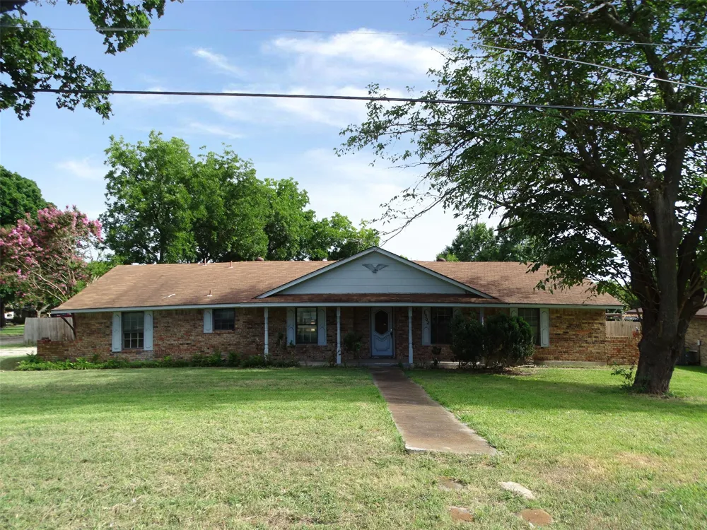 1302 Plateau Drive Duncanville, TX 75116
