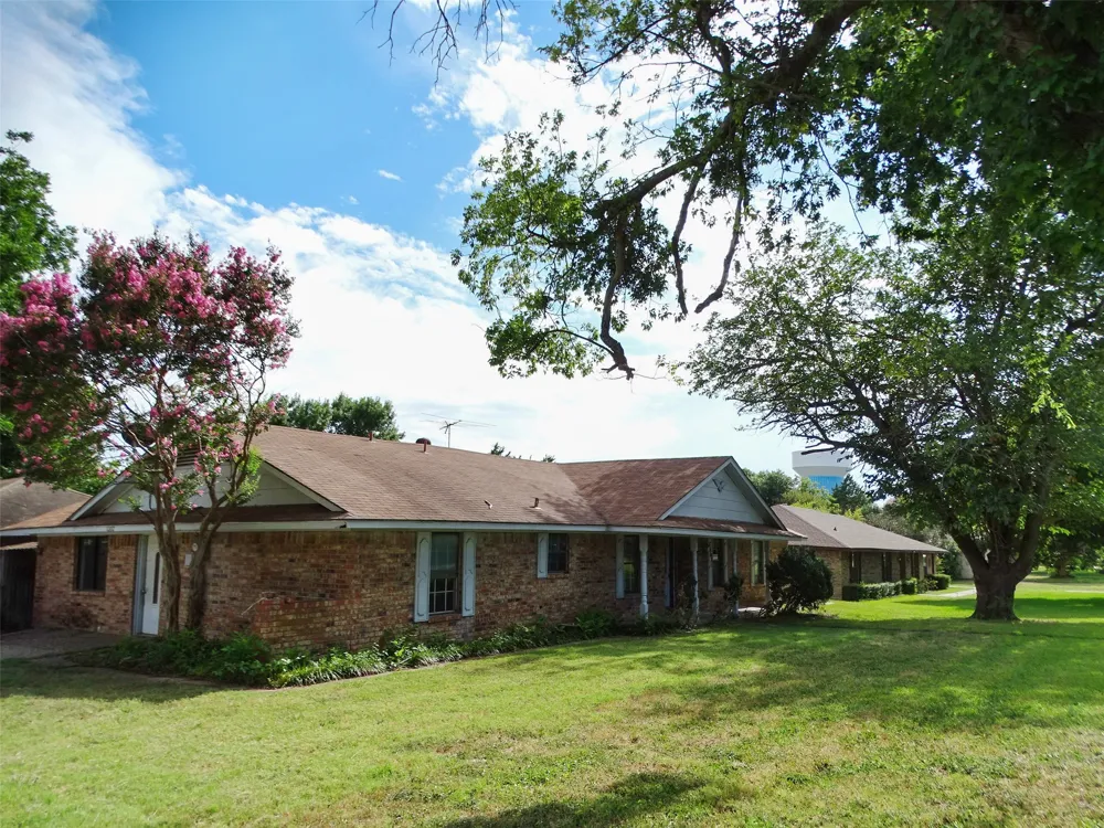 1302 Plateau Drive Duncanville, TX 75116